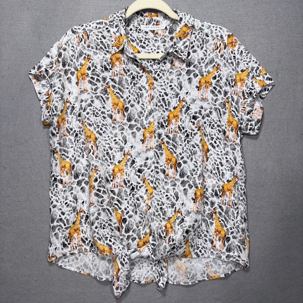 Jane and Delancey Blouse Womens Medium Giraffe Print Tie Front Short Sleeve